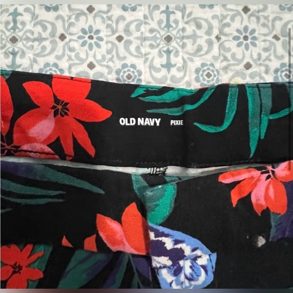 Old Navy Floral Pixie Pants, 14 - Picture 5 of 6